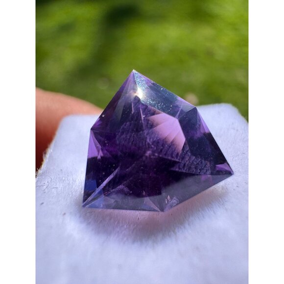 4.01 carat Amethyst from Rwanda - Cut by Ravenstein Gems - Picture 6 of 8